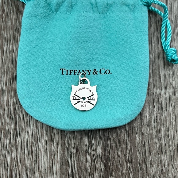 Tiffany & Co. cat charm - Picture 7 of 7